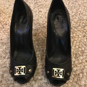 Tory Burch black peep toe wedge shoe size 7